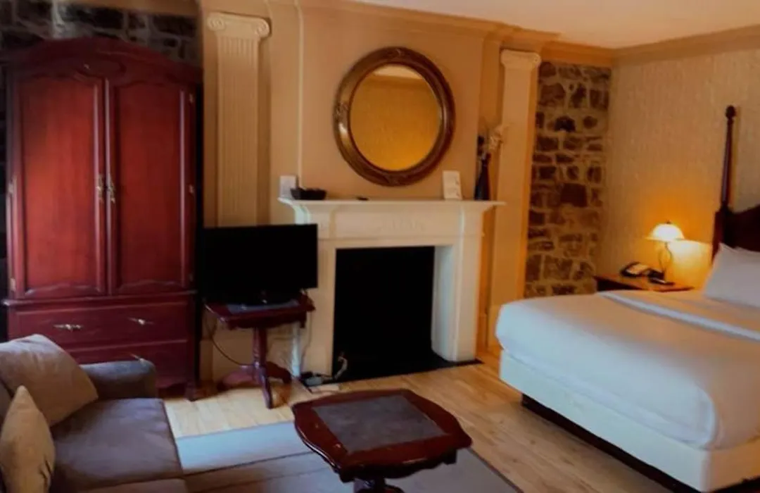 Hotel Louisbourg-1